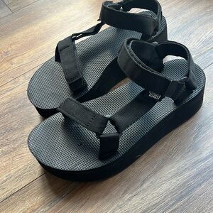 Teva flat form sandals black